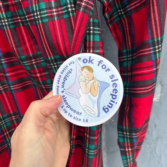 Plaid Family Pyjamas Set, kids 10/12 & 14/16 and Women’s M - Picture 14 of 16